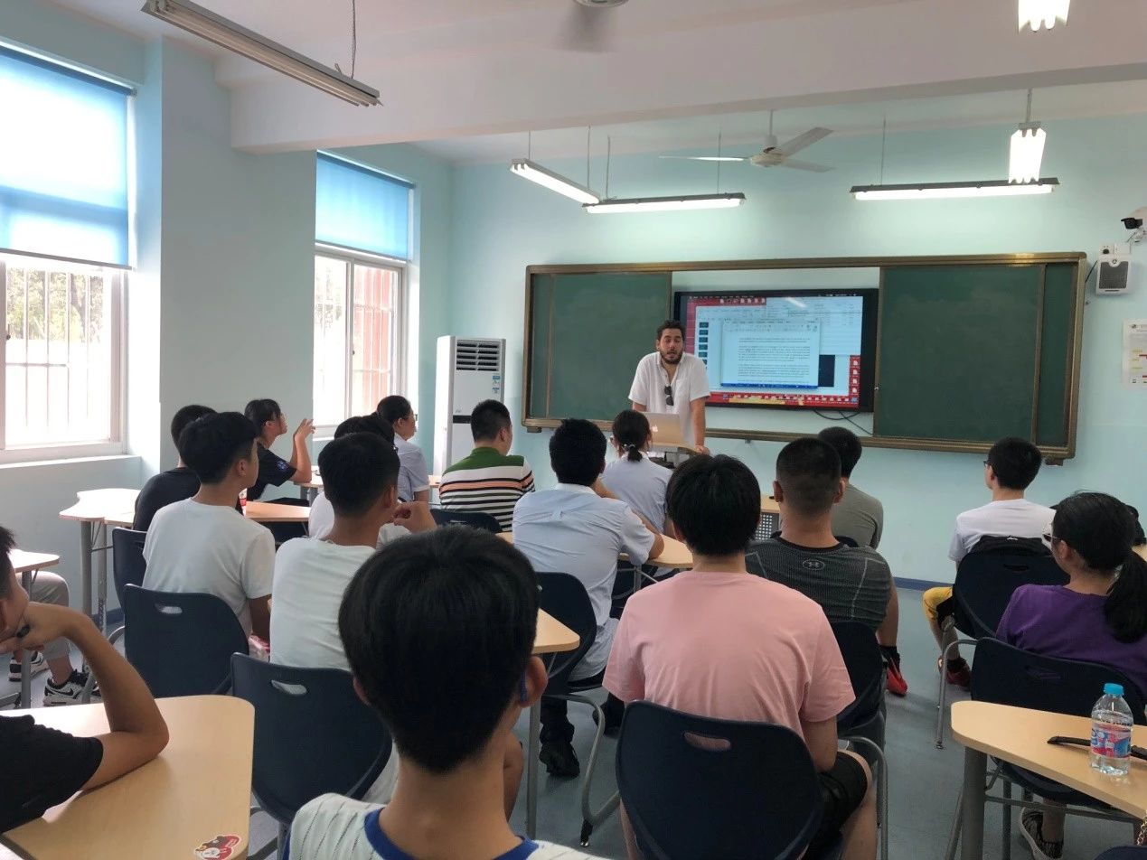 如何进入美国顶尖大学讲座.jpg